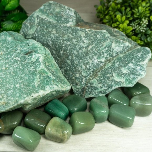 Green Aventurine & Shell Necklace - Picture 5 of 11